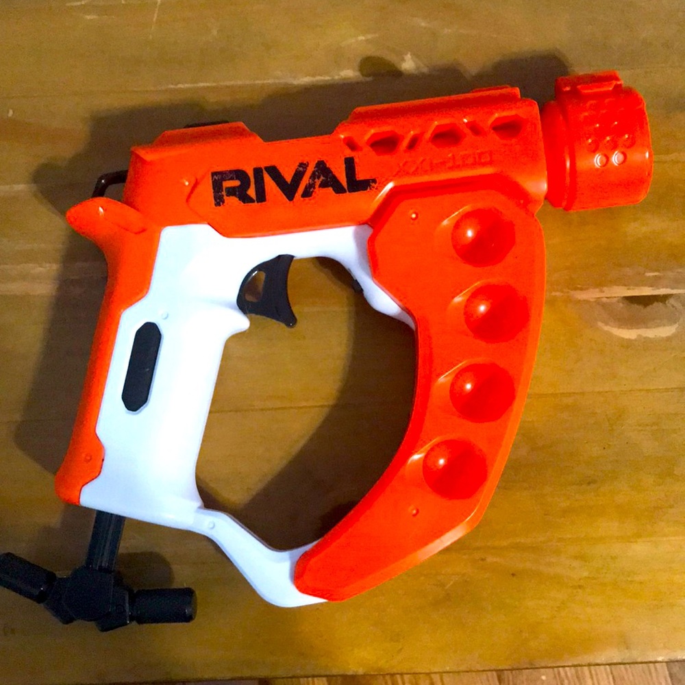 Nerf rival gun, alit of power, great condition. ⚠️I WILL NOT PAY FOR SHIPPING⛔️